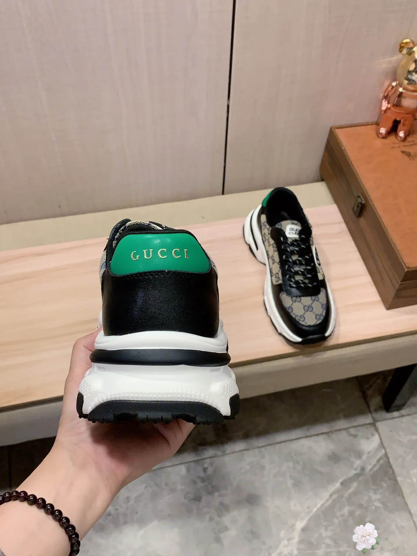 Men's men's shoes💰460💰💰🎩🎩[Lightning][Lightning] "Gucci*" The latest • popular casual shoes, top brand [seduce] luxury ~ purchasing agency, top ~ quality. [Strong] The upper is made of imported breathable cowhide with material ➕ breathable sheepskin feet (•) and fine workmanship. The original stylish and stylish soft rubber wear-resistant and non-slip outsole is light and comfortable on the feet. The real thing looks better when photographed in person. Code 111: Code: 38-44, 3️⃣ colors selected